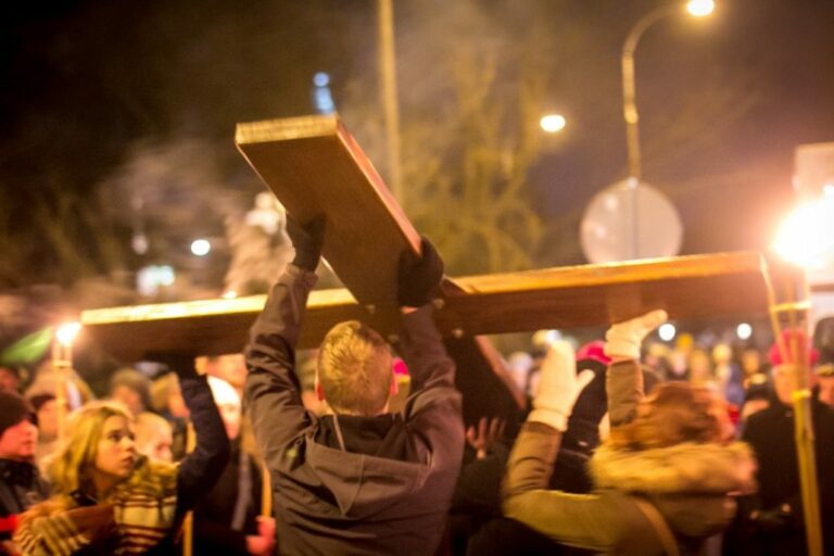 Dziś Droga Krzyżowa w Olsztynie