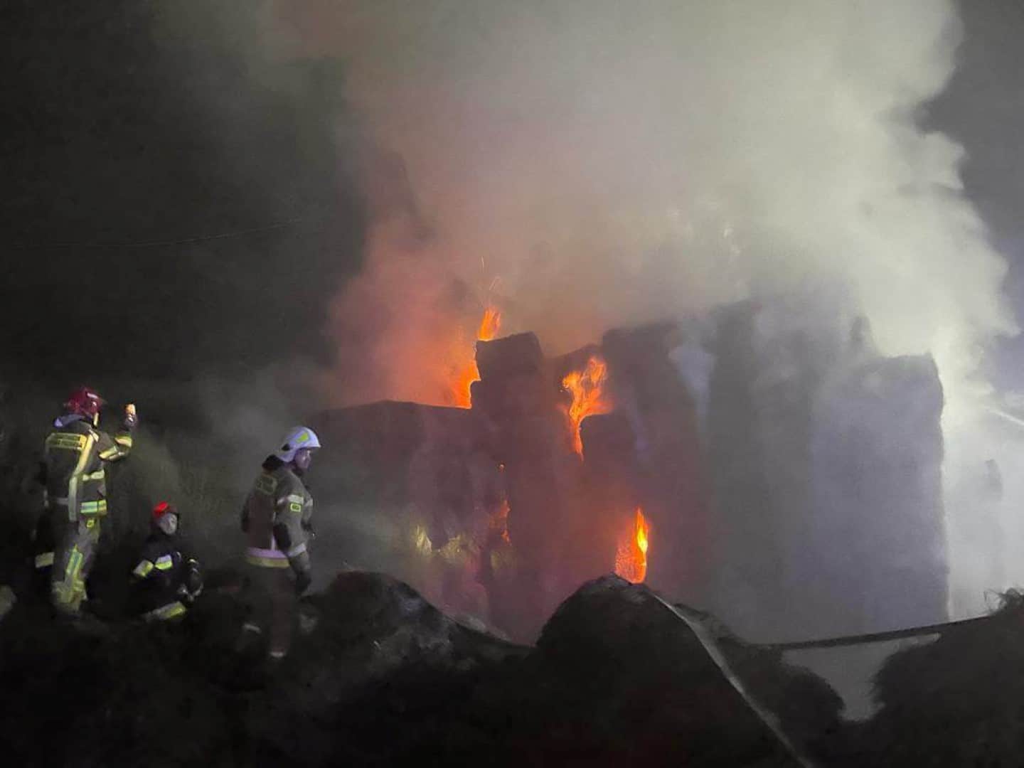 Ponad 12 godzin trwała walka strażaków z ogromnym pożarem pożar Lidzbark Warmiński, Olsztyn, Wiadomości