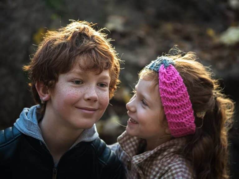 Braciszek Tomek, siostrzyczka Hela – pomóż im lepiej usłyszeć świat!