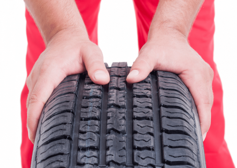 Wyposażenie warsztatu samochodowego, czyli jak przygotować się na sezon wymiany opon
