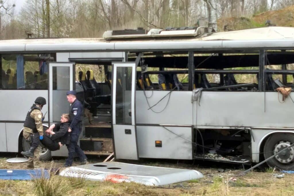 Pościg za terrorystami i wybuch autobusu w okolicach Ostródy — WIDEO Na sygnale Ostróda, Wiadomości, zShowcase