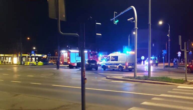 Kolizja na skrzyżowaniu ulic Kanta i Witosa w Olsztynie – 20-latka straciła prawo jazdy