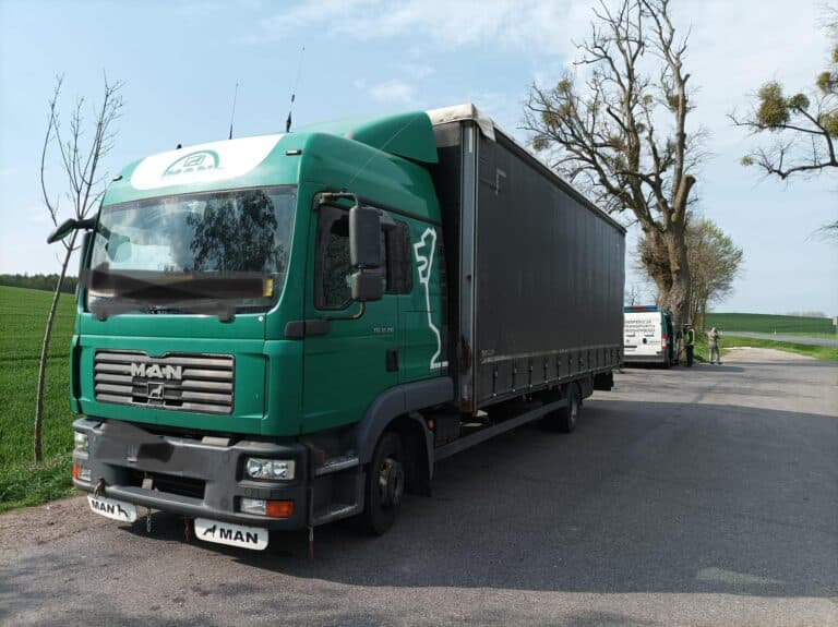 Kierowca ciężarówki fałszował zapisy tachografu magnesem