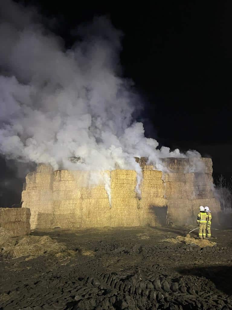 Stu strażaków przez dwa dni walczyło z pożarem. Podpalaczem okazał się strażak pożar Braniewo, Wiadomości, zShowcase