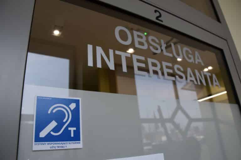 W stronę dostępnego urzędu. Starostwo Powiatowe w Olsztynie likwiduje bariery