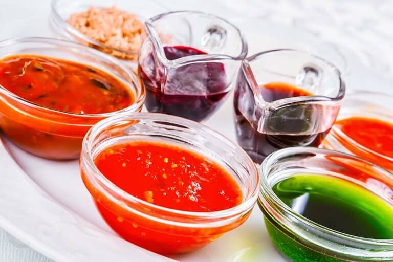 Sosy orientalne – pyszny sposób na azjatycki twist