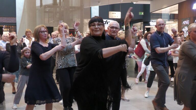 Spektakularny Flash Mob w Galerii z udziałem Iwony Pavlović