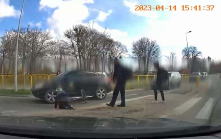 10-latek pod kołami toyoty