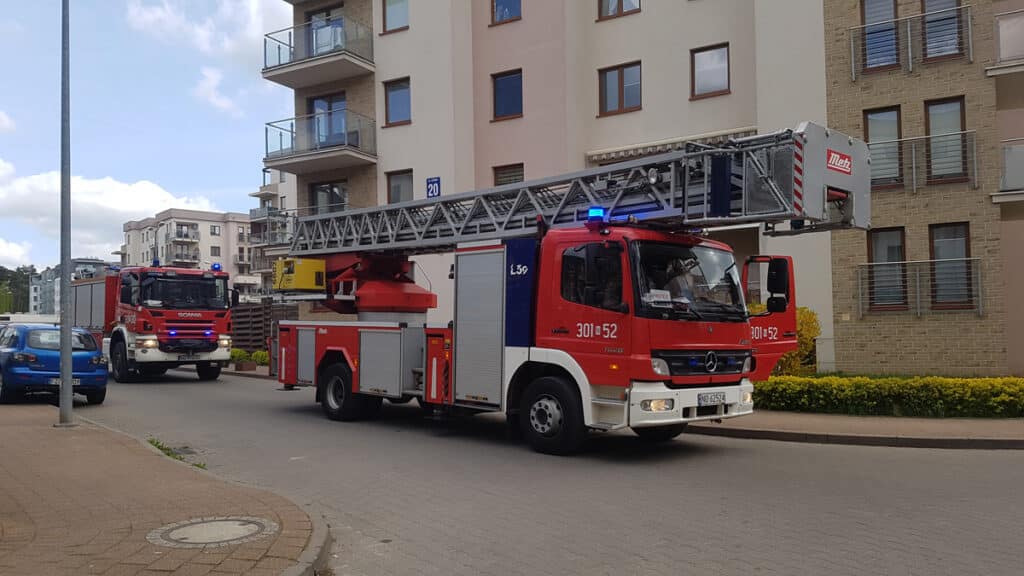 Pożar na balkonie mieszkania w ekskluzywnej dzielnicy Olsztyna pożar Olsztyn, Wiadomości, zShowcase