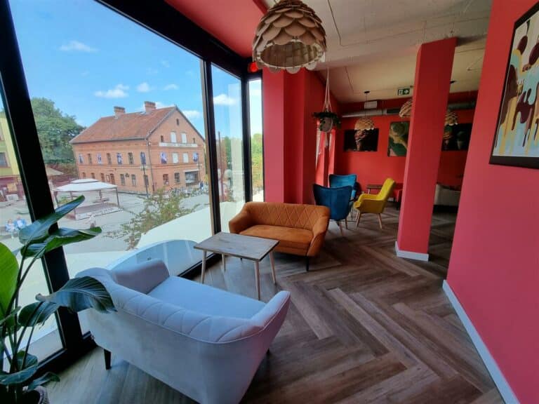 Rusza nowa, piękna kawiarnia Kofeinka. Tuż przy Wysokiej Bramie