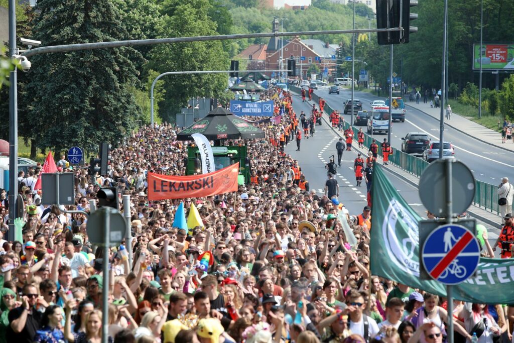 Parada Wydziałów przeszła ulicami Olsztyna. Ruszyła Kortowiada 2023 Kortowiada Olsztyn, Wiadomości
