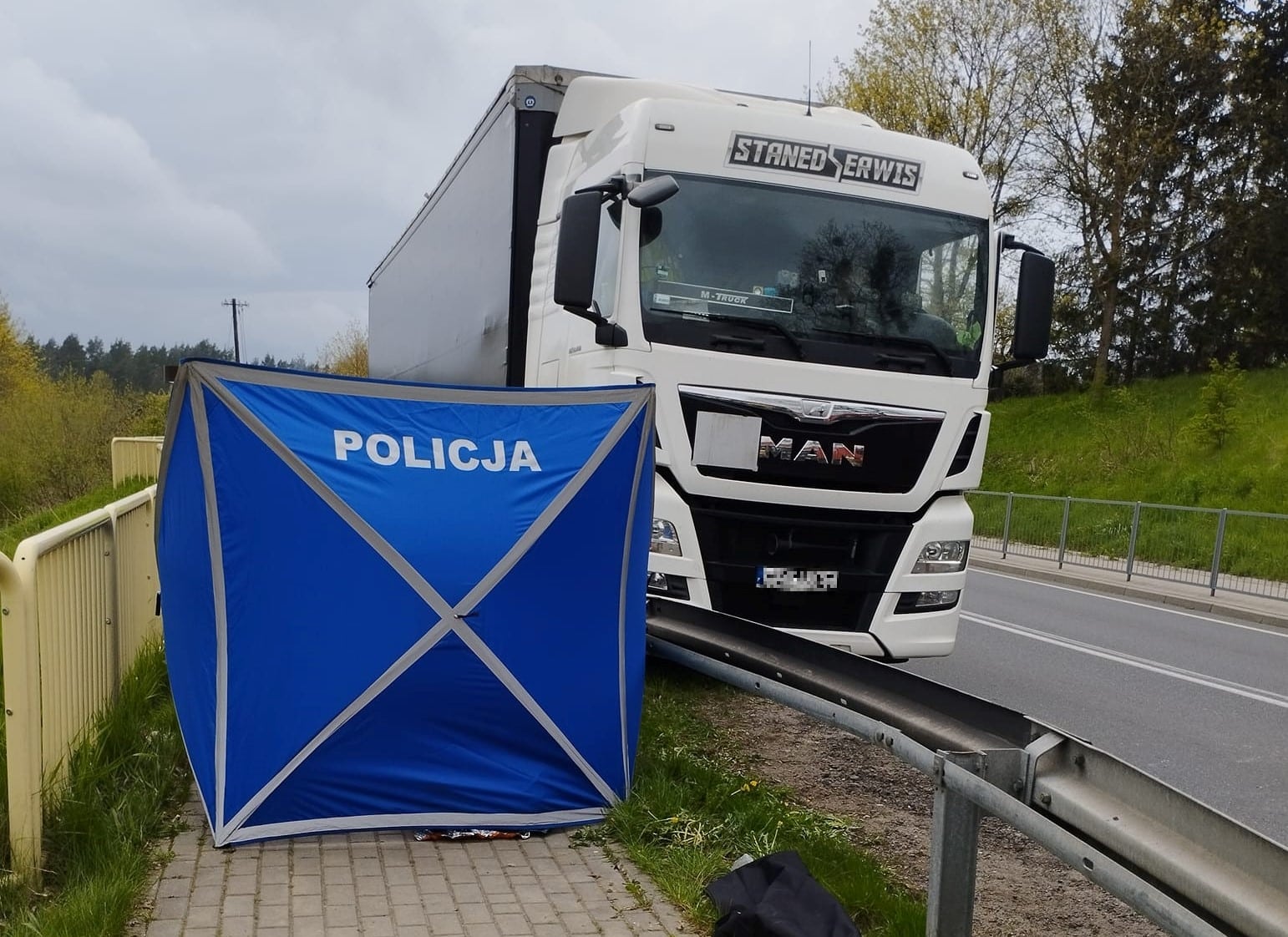 Tragiczny wypadek na DK16. Kierowca ciężarówki nie żyje wypadek Iława, Wiadomości, zPAP