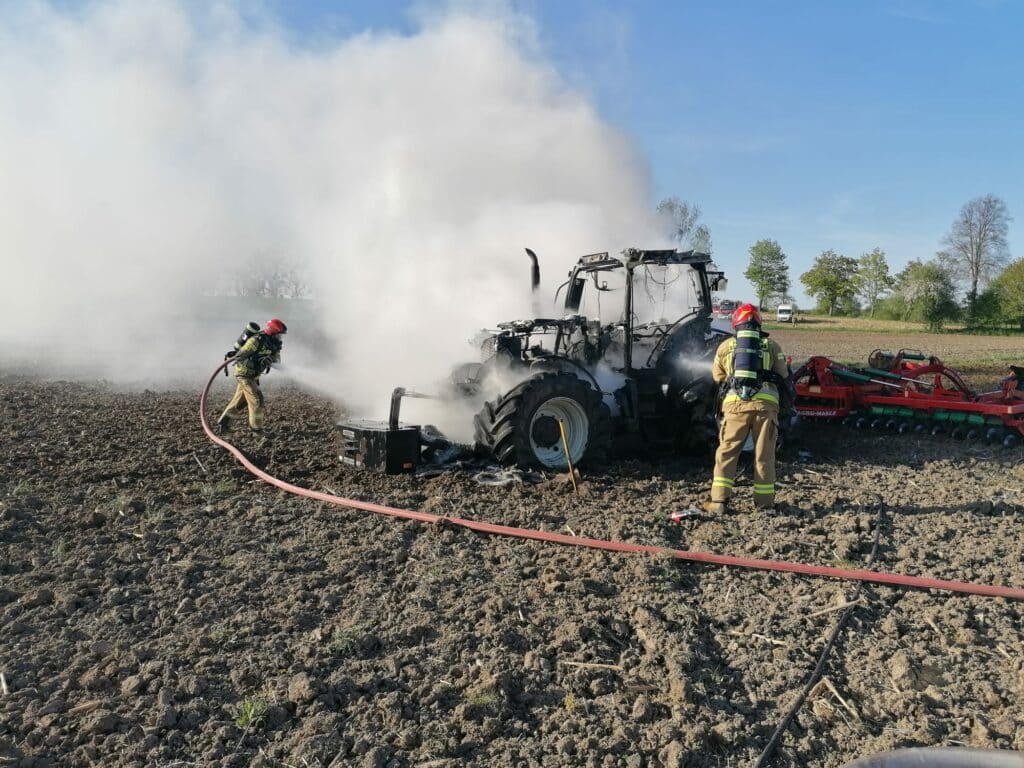 Pożar ciągnika rolniczego pożar Braniewo, Wiadomości, zShowcase