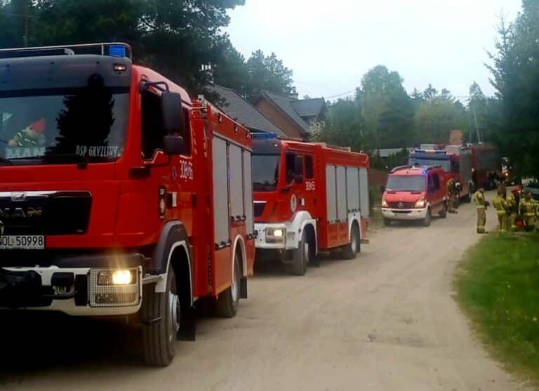 Wojsko i strażacy w akcji po odkryciu tajemniczej substancji chemicznej w Zielonowie pod Olsztynem