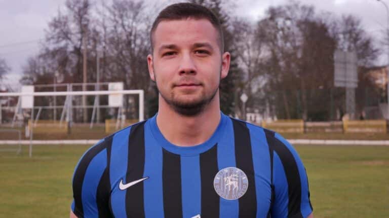 Dominik zmaga się ze złośliwym nowotworem. Pomóż mu wrócić na boisko