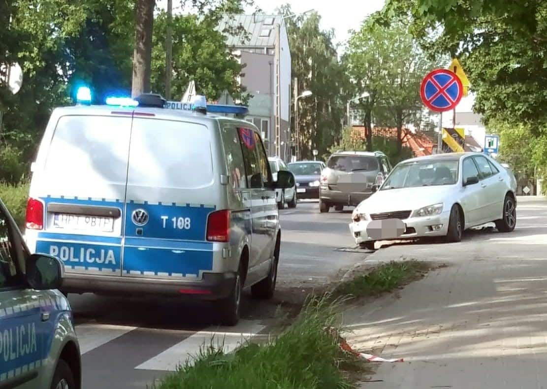 Wypadek na ulicy Zientary Malewskiej. Kierowca Lexusa potrącił przechodnia wypadek Olsztyn, Wiadomości