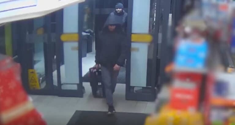 Złodzieje uciekli z paczkami kawy za ponad 2500 złotych