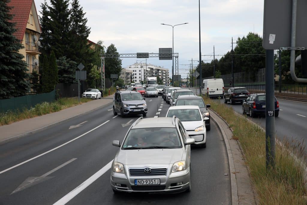 Wielkie korki! Zablokowana al. Sikorskiego. Znaleziono ładunek wybuchowy Na sygnale Olsztyn, Wiadomości, zShowcase