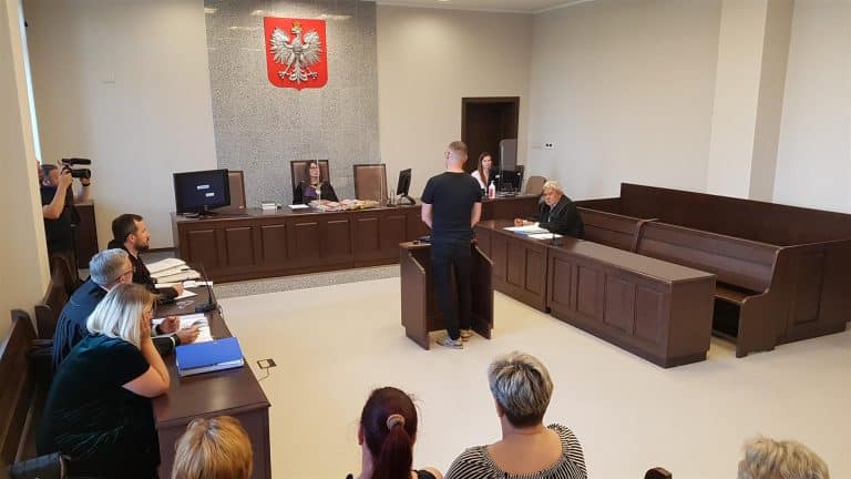 Spowodował wypadek? Świadkowie wypowiadali się w sprawie kontrowersyjnego adwokata