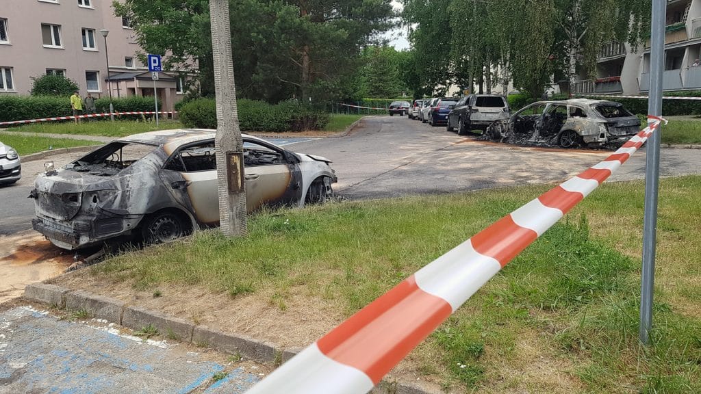 Na Jarotach spłonęło 5 samochodów pożar Olsztyn, Wiadomości, zShowcase