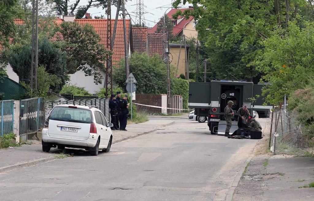 Wielkie korki! Zablokowana al. Sikorskiego. Znaleziono ładunek wybuchowy Na sygnale Olsztyn, Wiadomości, zShowcase