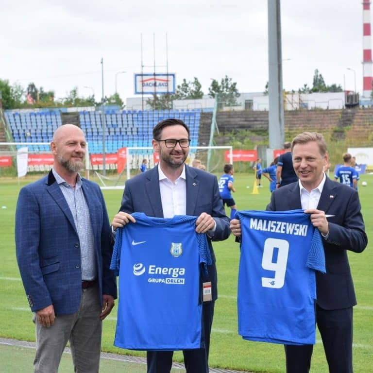 Biura Wydziału Komunikacji na stadionie Stomilu?