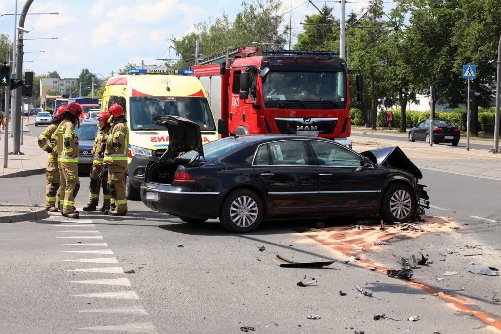 Zderzenie ciężarówki z volkswagenem na ul. Towarowej spowodowało ogromne korki wypadek Olsztyn, Wiadomości, zShowcase