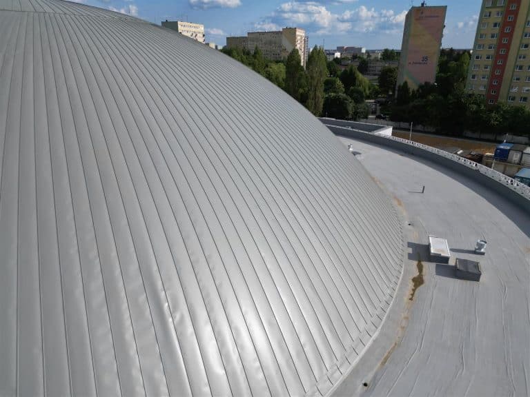 Nowy dach szpeci Uranię? Ratusz zleca czwartą kosztowną ekspertyzę