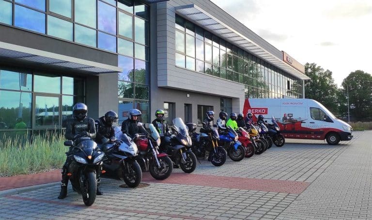 Integracja w pracy? Zamiast grilla, wspólne kilometry na motocyklach