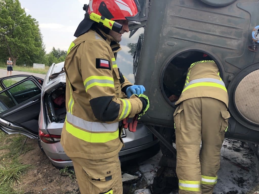 Niemiecka turystka nie przeżyła zderzenia z ciężarówką przewożącą drewno wypadek Giżycko, Wiadomości, zShowcase