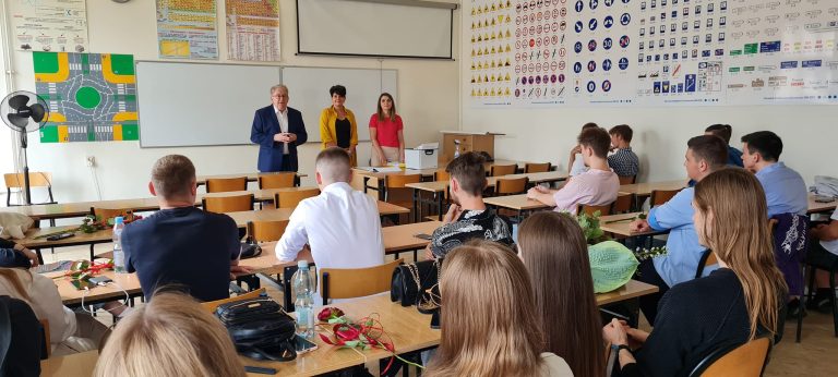 10 zawodów, które zawsze będą potrzebne w Olsztynie. Dlaczego warto wybrać szkołę ZDZ I stopnia?