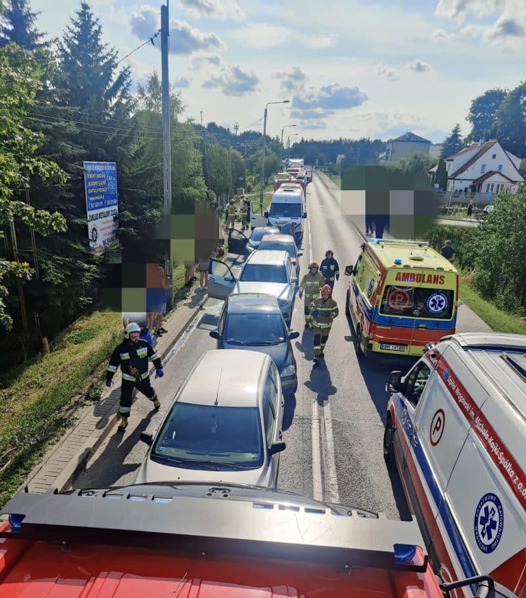 W karambolu pod Mrągowem wzięło udział sześć aut