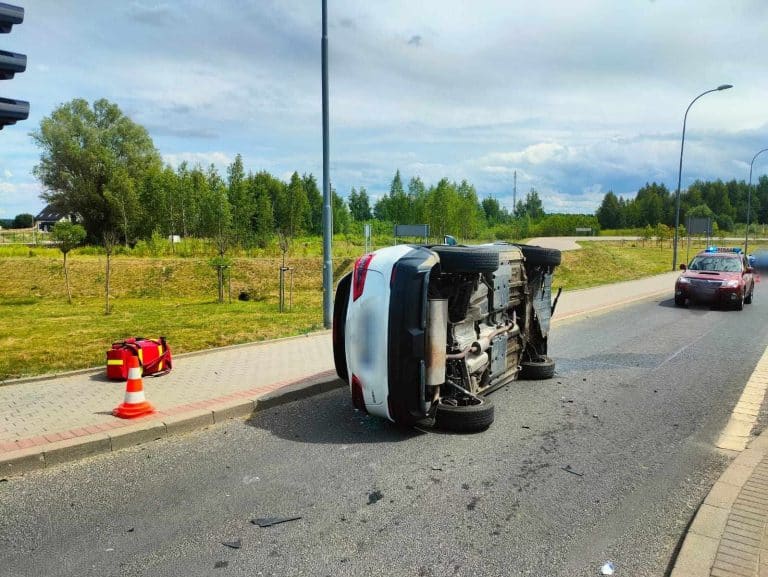 Tragiczny wypadek na obwodnicy Mrągowa: jedna ofiara śmiertelna, trzy osoby w szpitalu