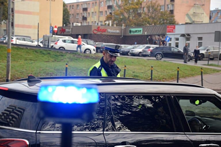 Intensywny weekend w Elblągu: policja złożyła 1 wniosek o ukaranie, wylegitymowała 350 osób i nałożyła 47 mandatów