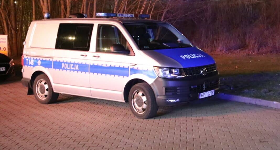 Policjanci z Olsztyna zatrzymali poszukiwanych za przestępstwa i uchylanie się od obowiązków Na sygnale Braniewo