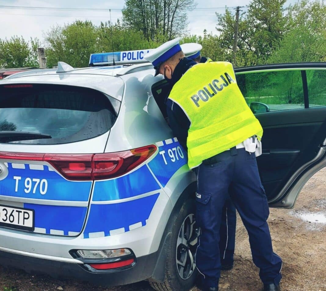 Obywatelskie zatrzymanie pijanego kierowcy z 4 promilami alkoholu w organizmie Na sygnale Olsztyn