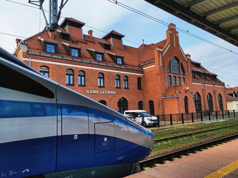 11-latka zgubiła się podczas jazdy pociągiem. Zamiast do Białegostoku dotarła do Iławy