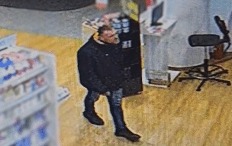 Policja szuka złodzieja maszynek do golenia