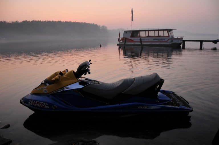 Impreza nad jeziorem Ukiel przybrała groźny obrót. Turysta zapłacił wysoką cenę