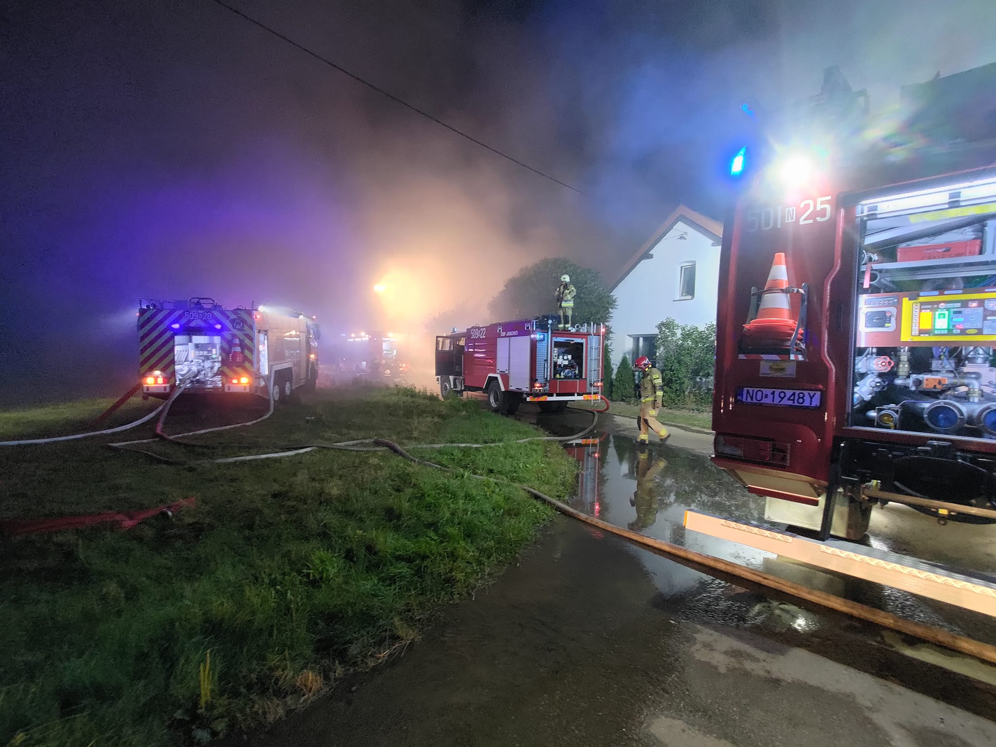Wielki pożar strawił budynki i samochody pożar Iława, Wiadomości, zShowcase