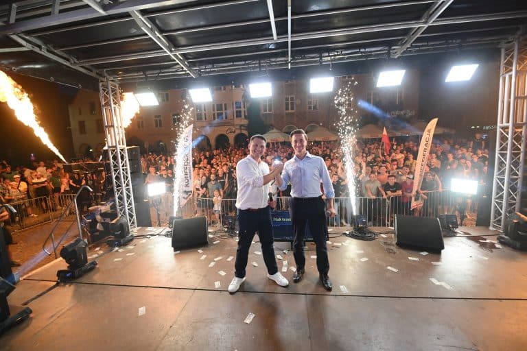 Spotkanie lider&oacute;w Konfederacji z mieszkańcami Olsztyna