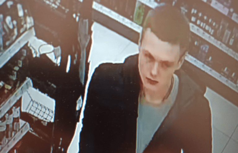 Kto ukradł perfumy warte 2700 złotych? Olsztyńska policja prosi o pomoc