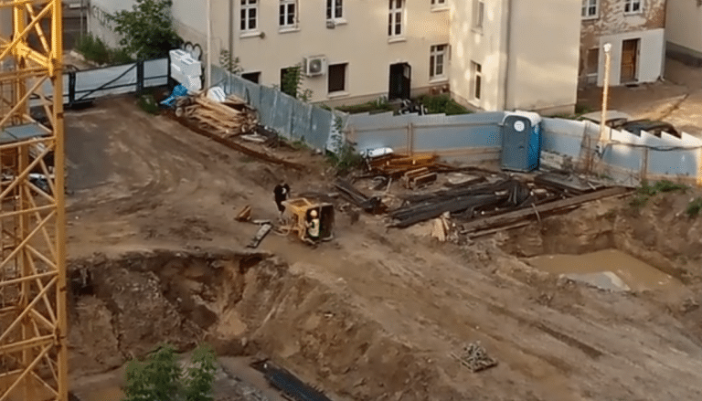 Budowa w centrum Olsztyna: mieszkańcy na krawędzi wytrzymałości. Zemsta betoniarza?