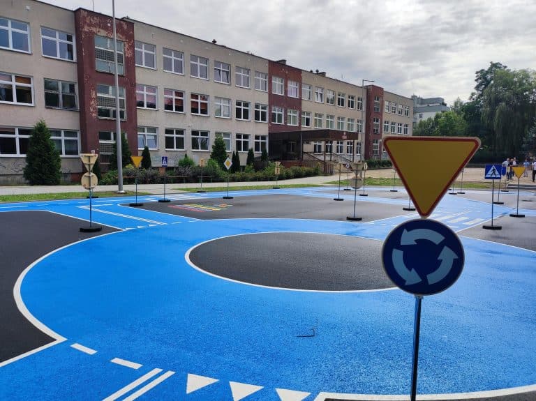 Otwarto miasteczko ruchu drogowego. Dzieci od razu pokochały to miejsce