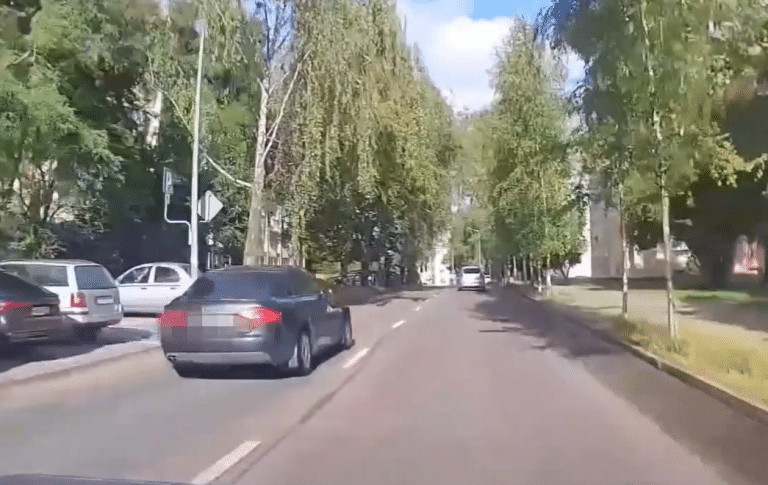 Pirat nad piratami w Olsztynie. Skandaliczne zachowanie kierowcy audi