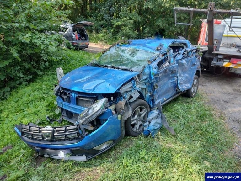 Poważny wypadek na drodze krajowej.  Jedna osoba ranna