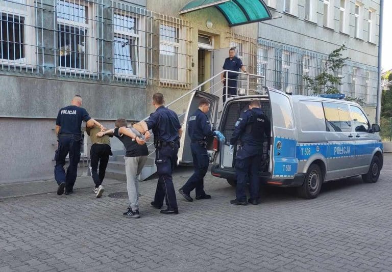 Powierzył klucze do swojego domu zaufanej znajomej – młodzi ludzie bezprawnie zorganizowali tam imprezę