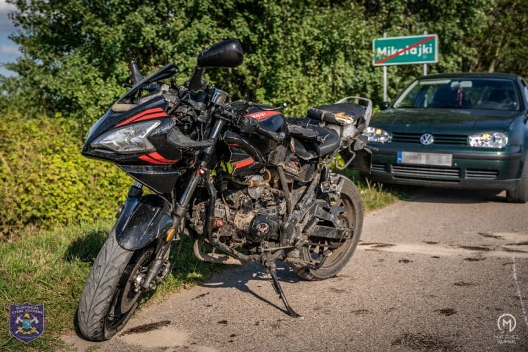 Kierowca motoroweru z 1,5 promila i sądowym zakazem doprowadził do kolizji na Mazurach