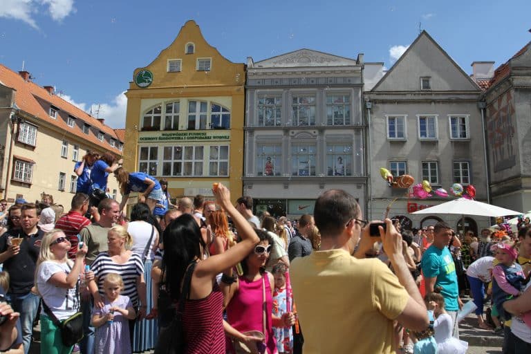 Wielki piknik rodzinny na Starym Mieście. Darmowe koncerty i atrakcje z gwiazdami! PROGRAM