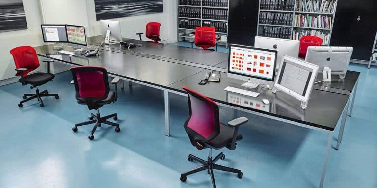 Jakie są zalety krzesła biurowego siatkowego?